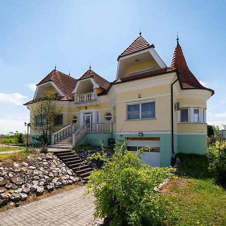 Elite Boutique Villa Oerkeny Orkeny Εξωτερικό φωτογραφία